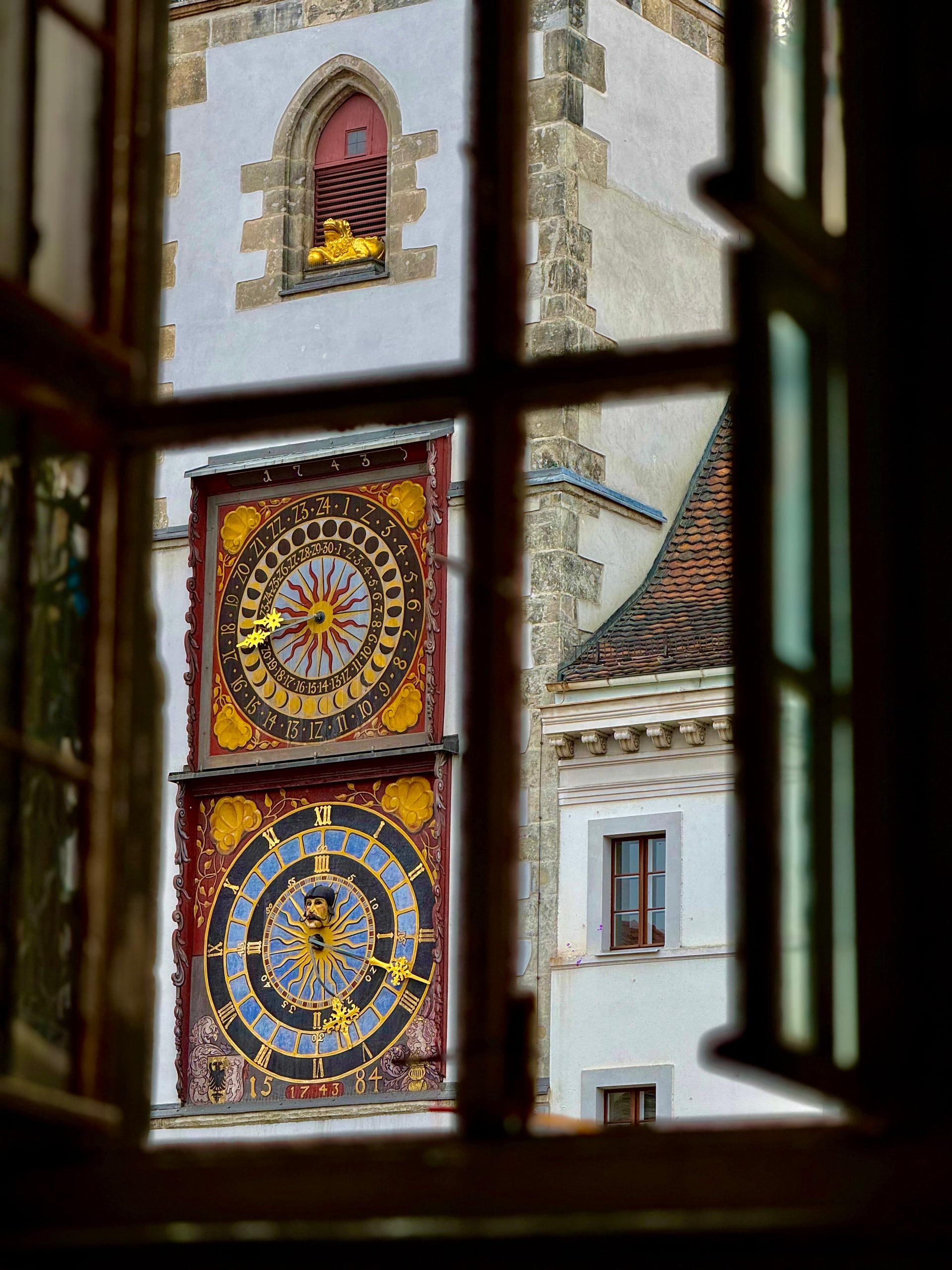 Platz 1 - Blick vom Fenster Alte Waage zum Rathaus, Altstadt Görlitz (Artem Zhyrnov) Platz 1 - Blick vom Fenster Alte Waage zum Rathaus, Altstadt Görlitz (Artem Zhyrnov)