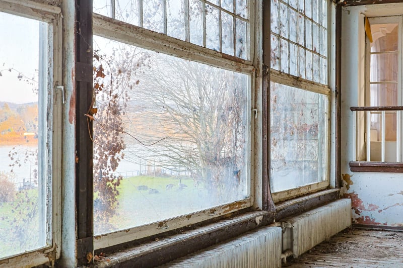 Die Panorama-Rheinterrasse des Hotel Bellevue mit Blick auf Vater Rhein.  Die Panorama-Rheinterrasse des Hotel Bellevue mit Blick auf Vater Rhein.